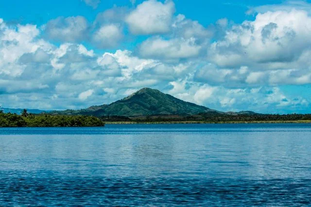Montaña Bruja y Playa Limón